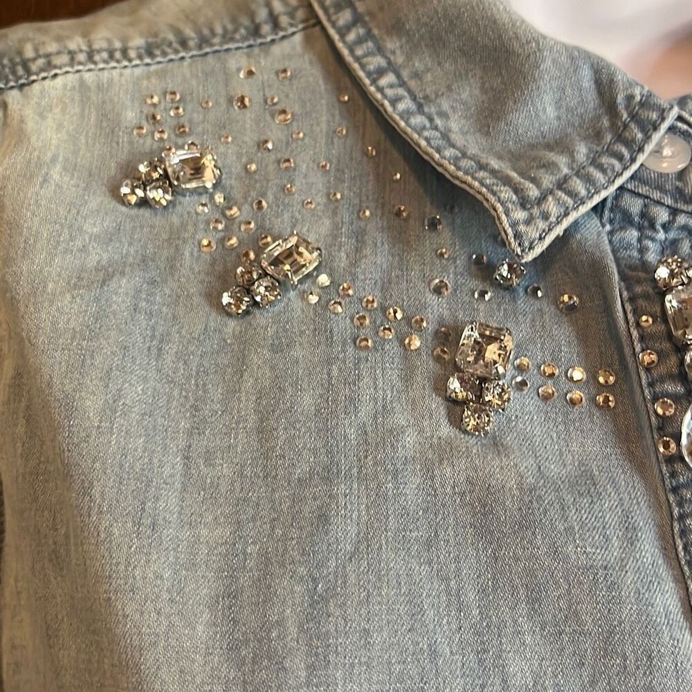 Chicos Blue Chambray Denim Rhinestone Bling Button Down Top Size 2 Rodeo Country - Picture 5 of 10